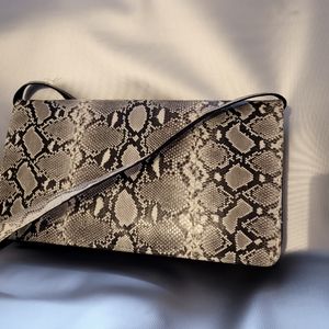 *VINTAGE* Python snake skin clutch